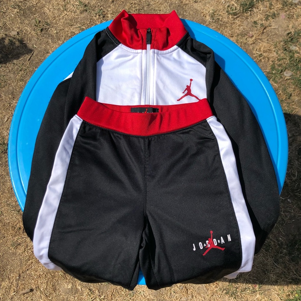 Boy’s Air Jordan Jumpman Set
